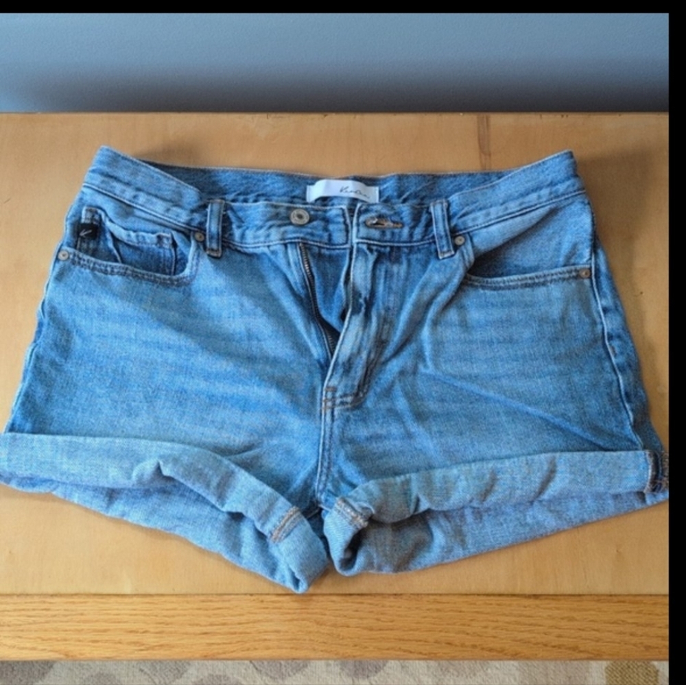 Kancan women’s denim shorts light wash cuffed